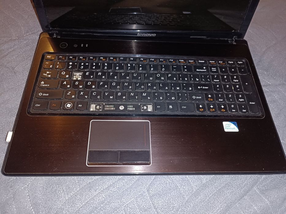 Продам ноутбук Lenovo 2012 год