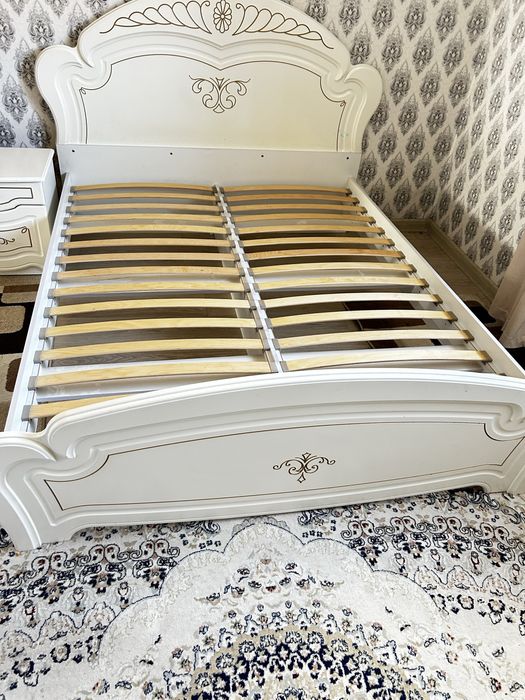 Продам кровать с матрасом