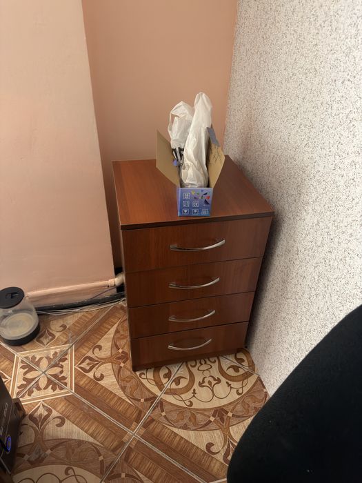 Продаю мебель офисную