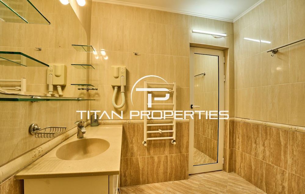 Четиристаен апартамент в района на ресторант "Хитър Петър"