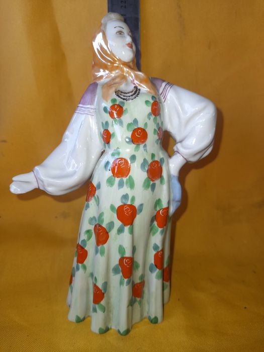 Советские фарфоровые статуэтки