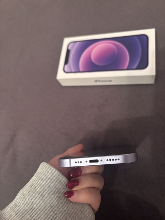 Iphone 12 64gb с нова батерия