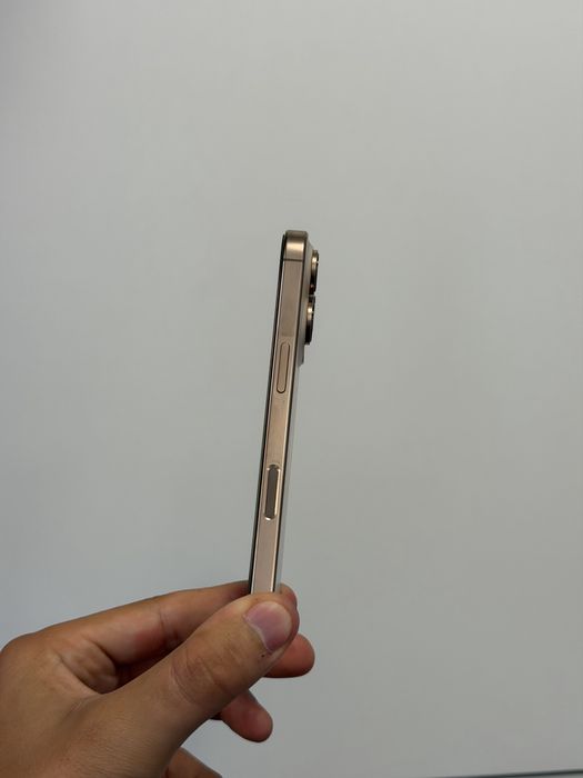 Перфектен iPhone 16 PRO