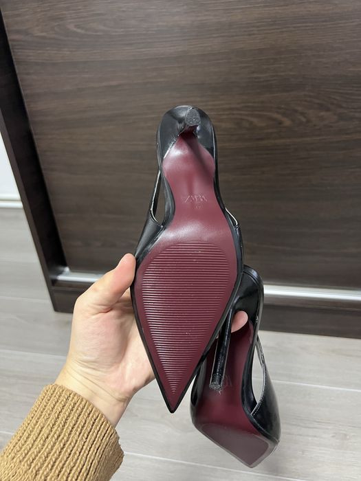 Vand pantofi stiletto ,marimea 37 ZARA