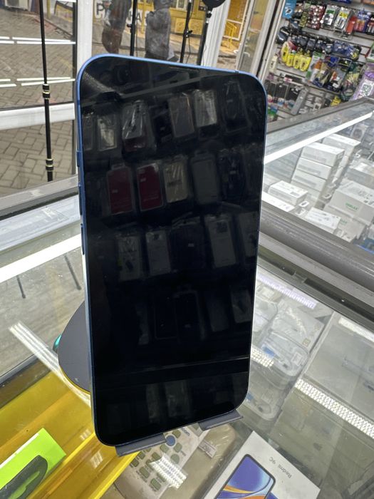 Айфон 13 в отличном состоянии