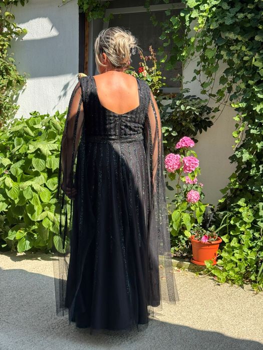 Rochie purtata la un singur eveniment!