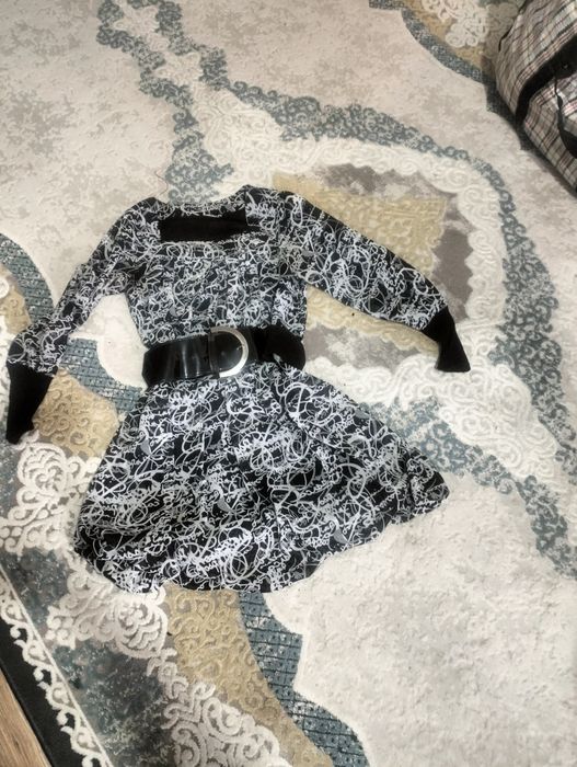 Продам женские платья