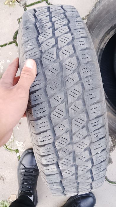 Комплект зимних шин