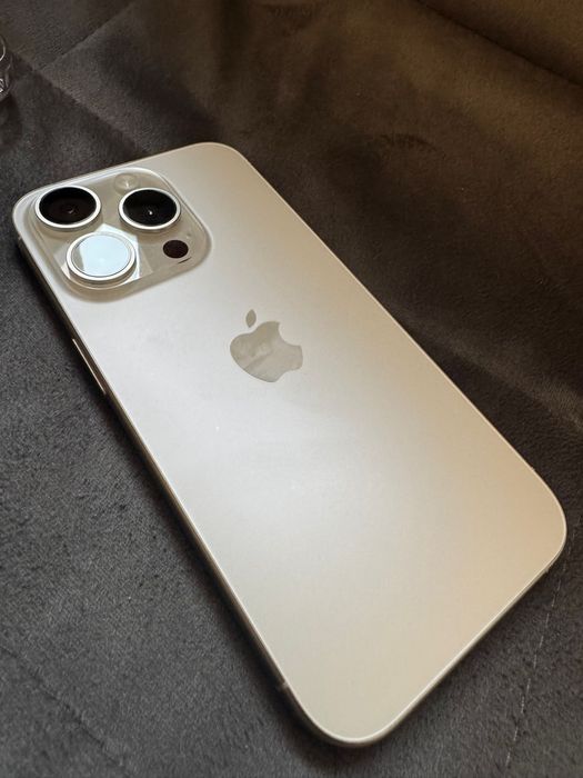 Vand Iphone 15 Pro 256 white impecabil,91% bateria