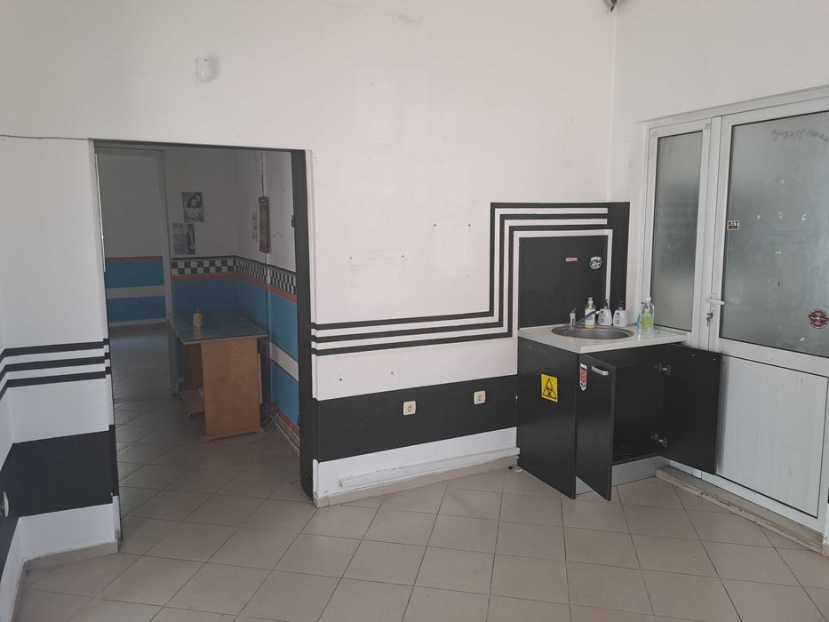 Продава се Тристаен апартамент в Плевен, Идеален център - 120 кв.м за 1042 €/кв.м - Снимка #9