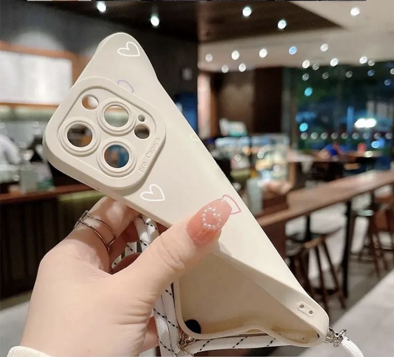 Чехол на завязке на iPhone15