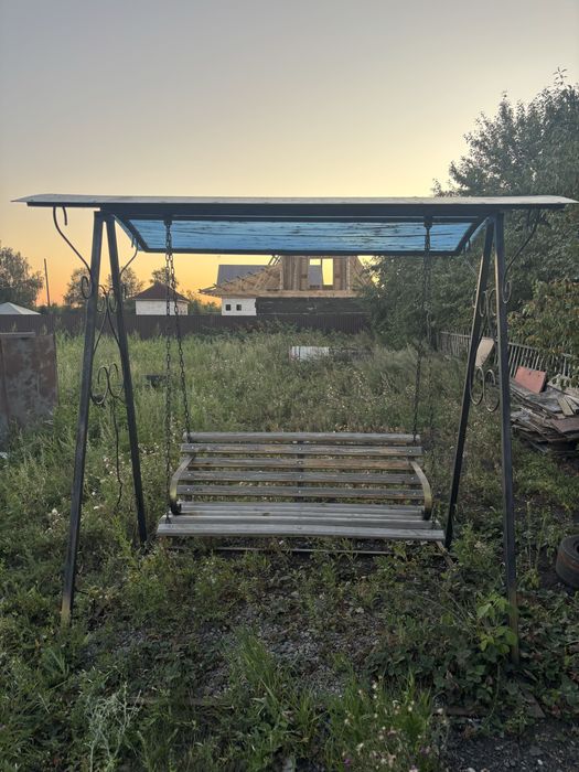Качели садовые продам