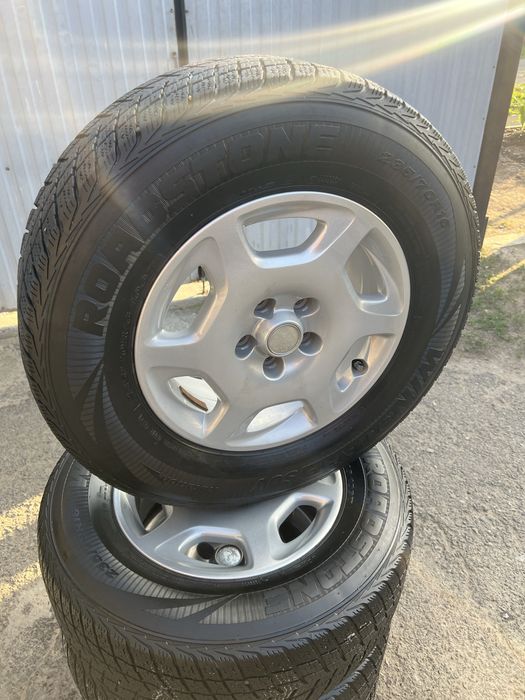 Продам диски с резиной 235.70.R16