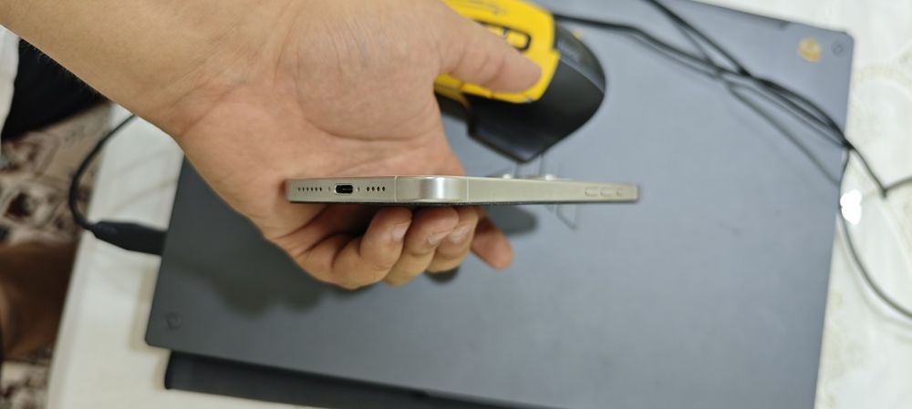 iPhone 15 pro max eSim