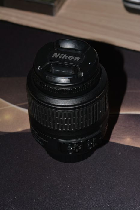 Объектив Nikon 18-55