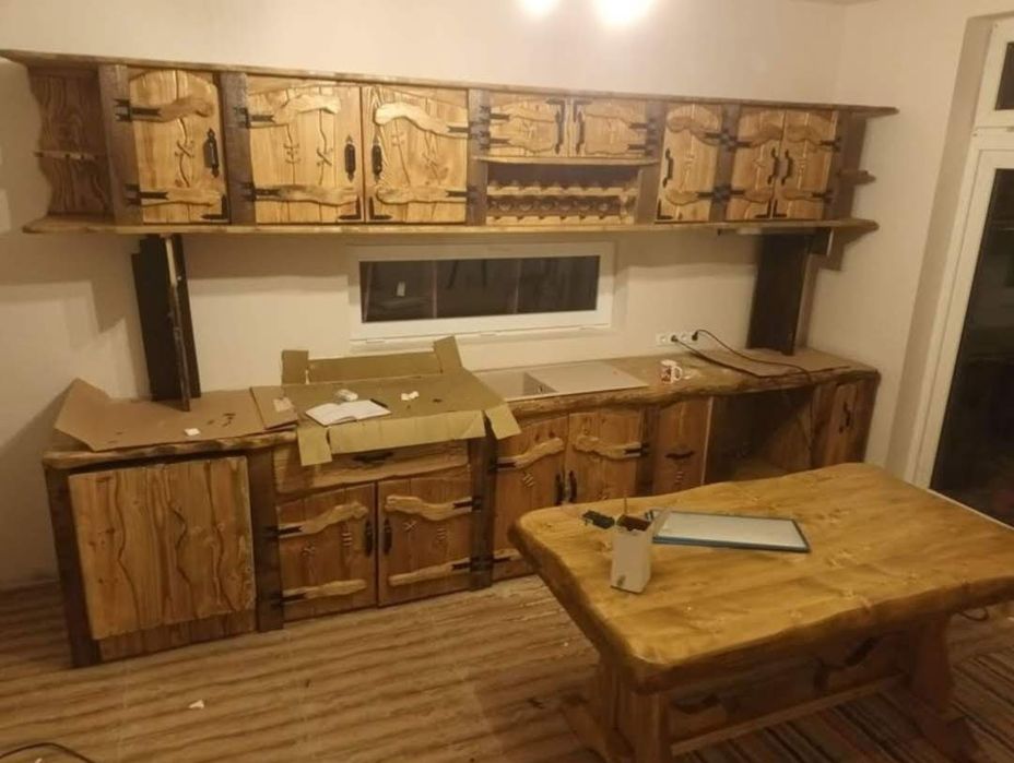 Mobila rustica din lemn masiv