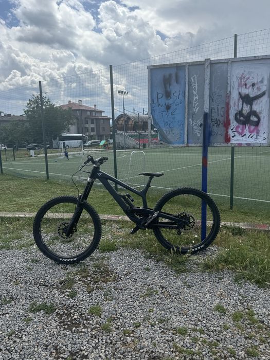 Yt tues base 2022 продава се спешно