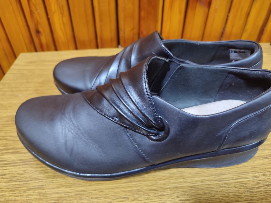 Женские туфли фирмы Clarks