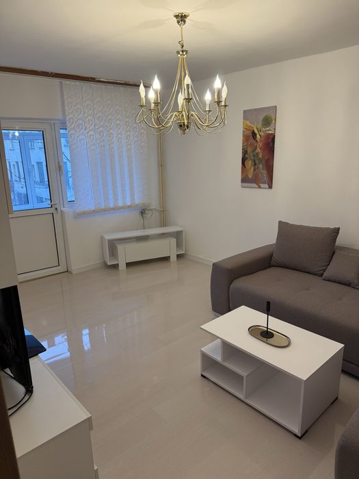 Inchiriez apartament 2 camere lux ultracenltral parter
