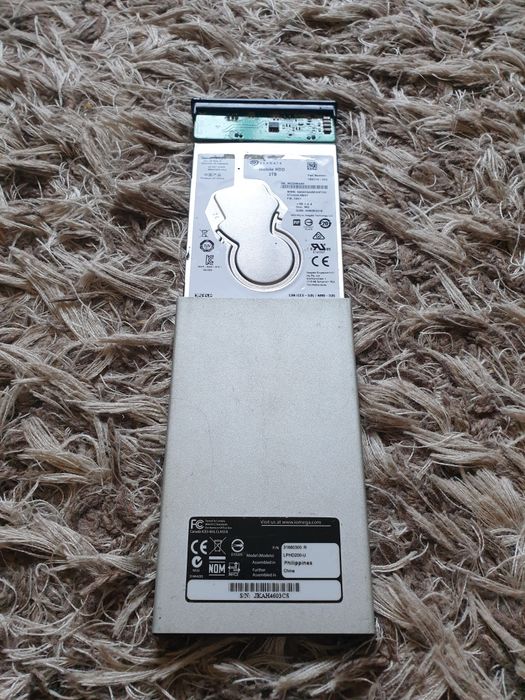 Vand hdd extern de 2TB defect
