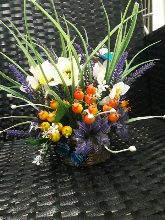 Цветы в горшочках