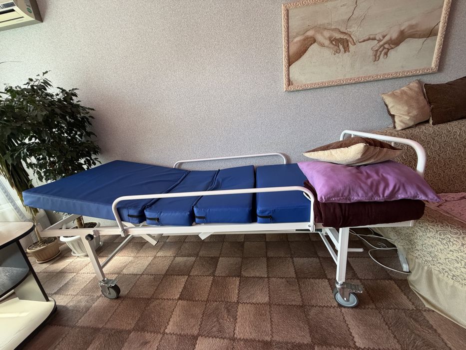 Медицинская кровать