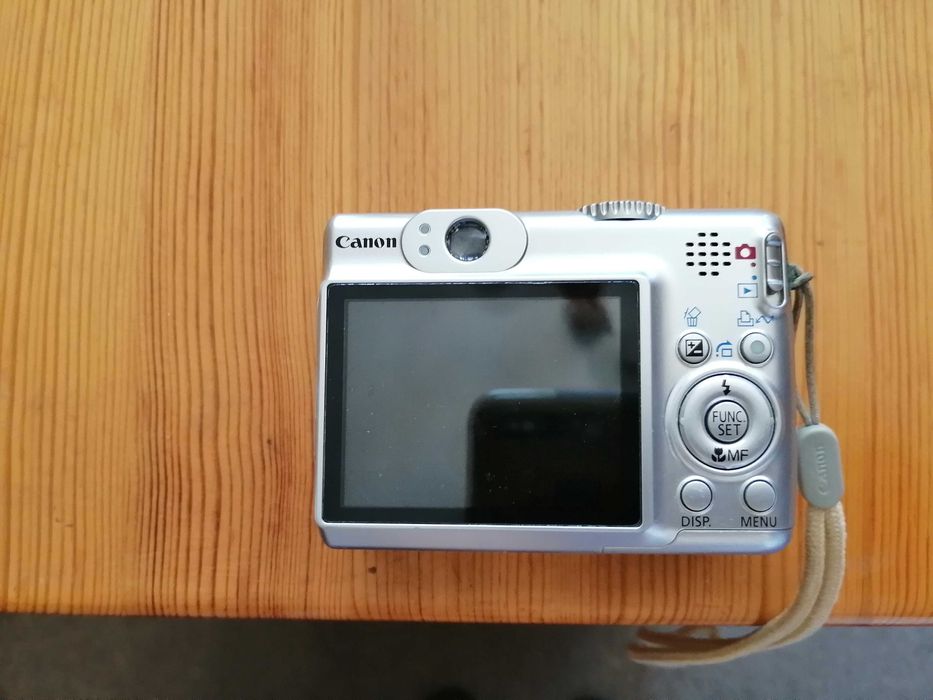 Фотоапарат Canon PowerShot A570IS. Цена - 30 евро