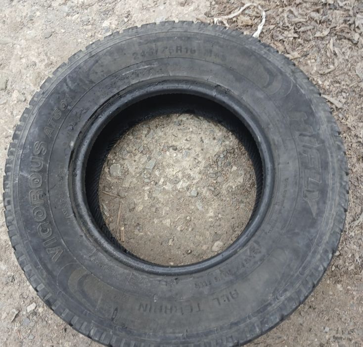 Продам всесезонные шины
