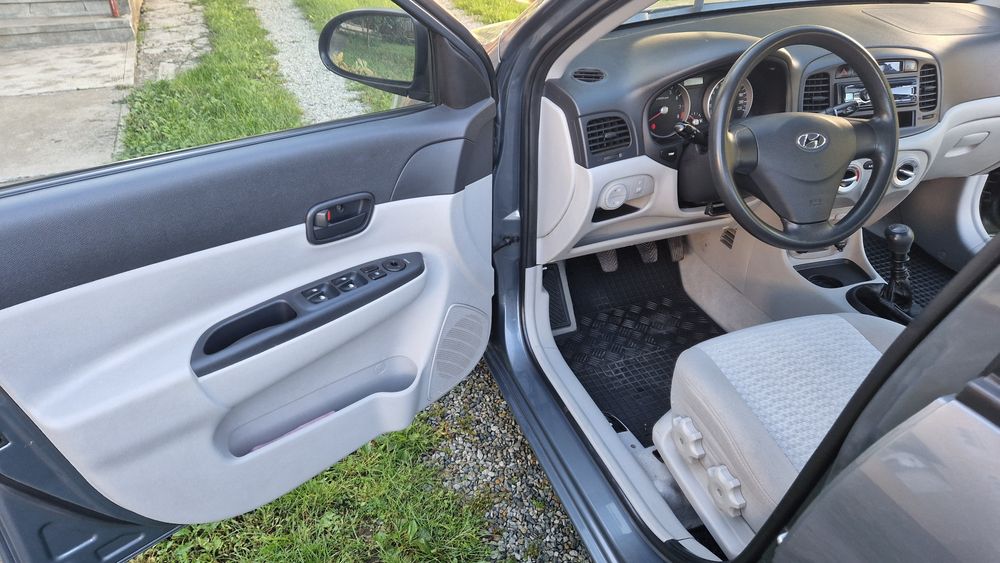 Vând Hyundai Accent 2008 - 1.4 benzină, stare f.buna