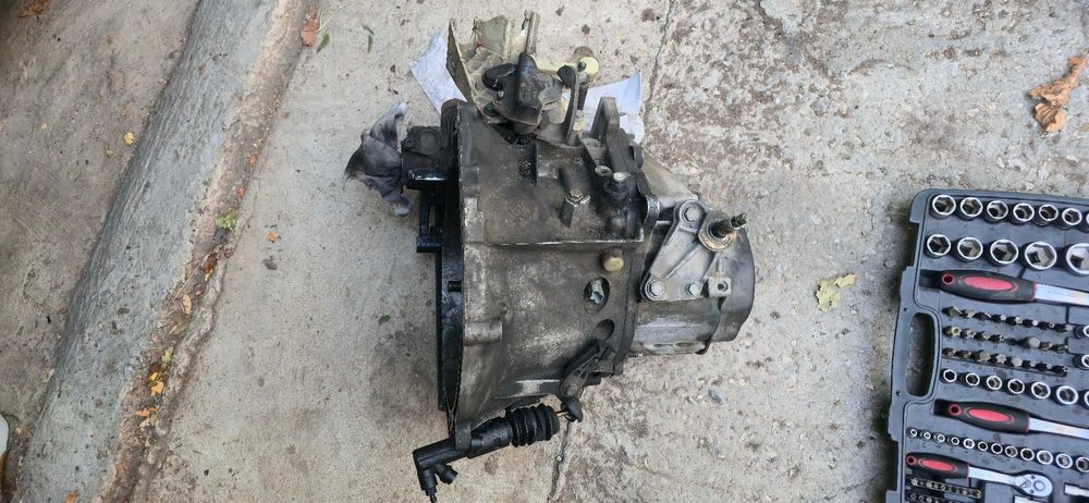 Продавам части от пежо 307 хечбек преди фейслифт 1.6HDI 109к.с