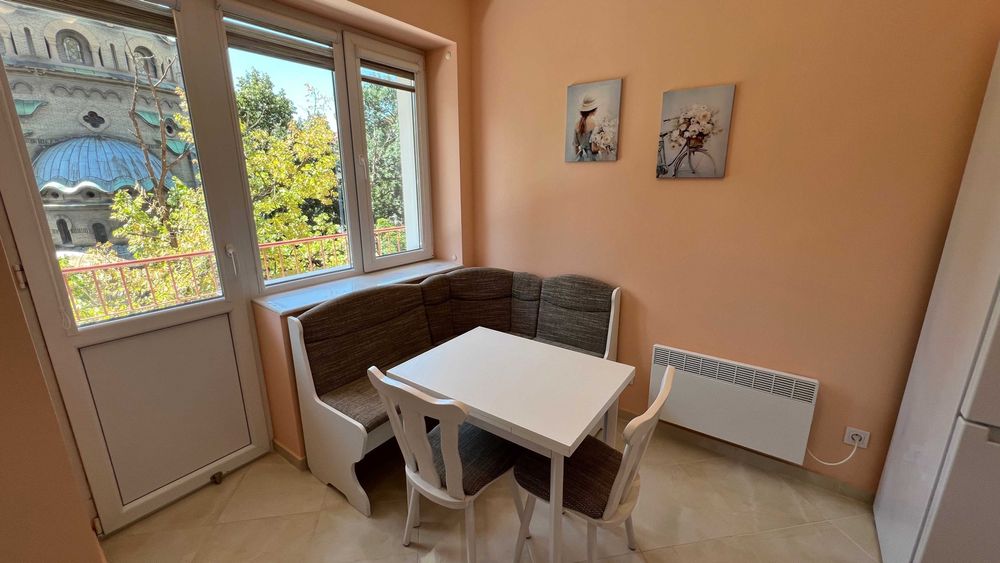 Дава се под наем Тристаен апартамент в София, Център - 65 кв.м за 765 € - Снимка #17