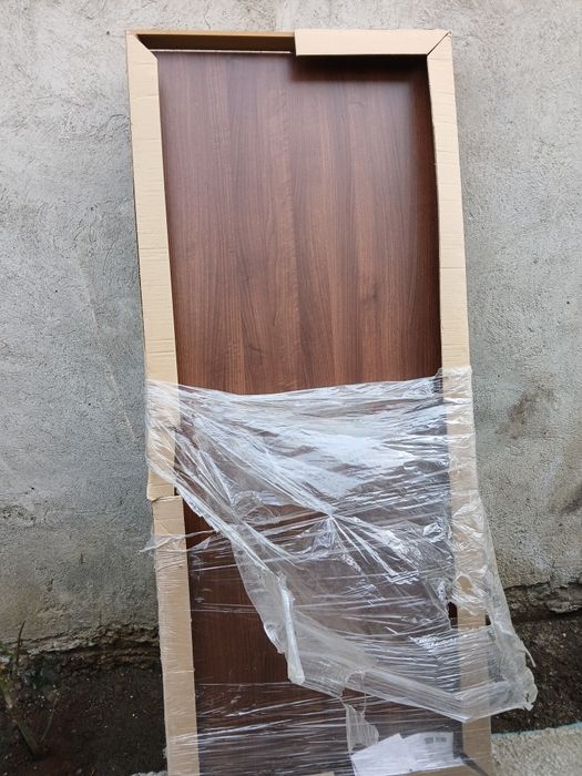 Vând ușă de interior nouă in folie