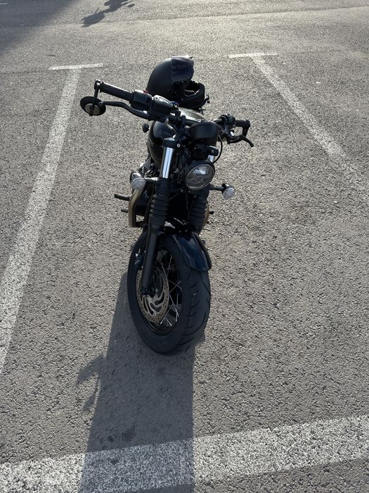 Triumph Boneville Bobber