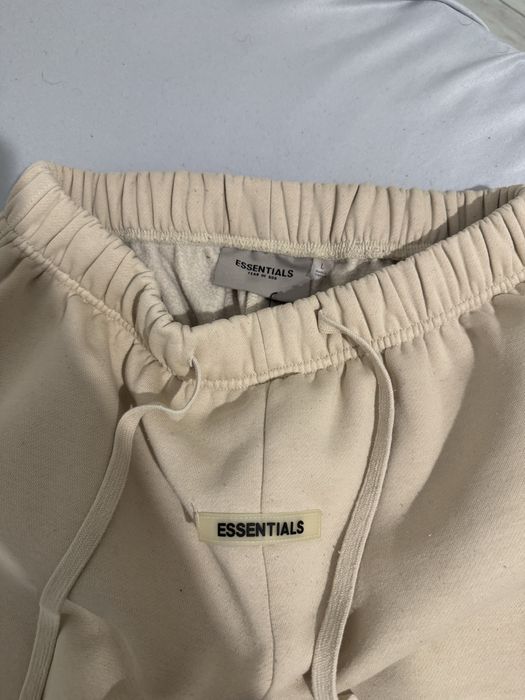 Pantaloni essentials