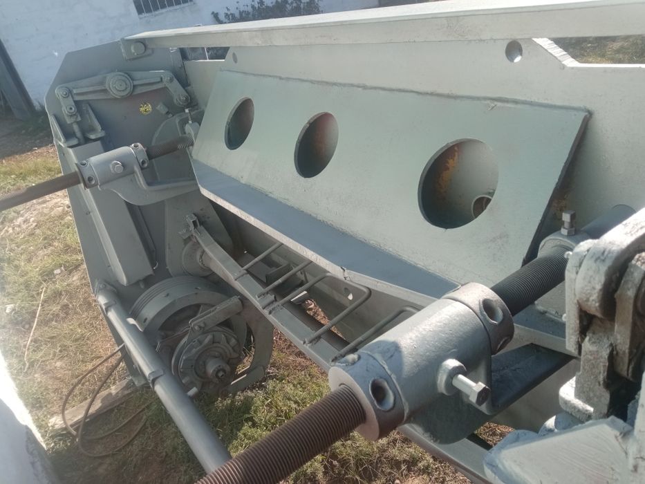 Продам гильотину НГ3316