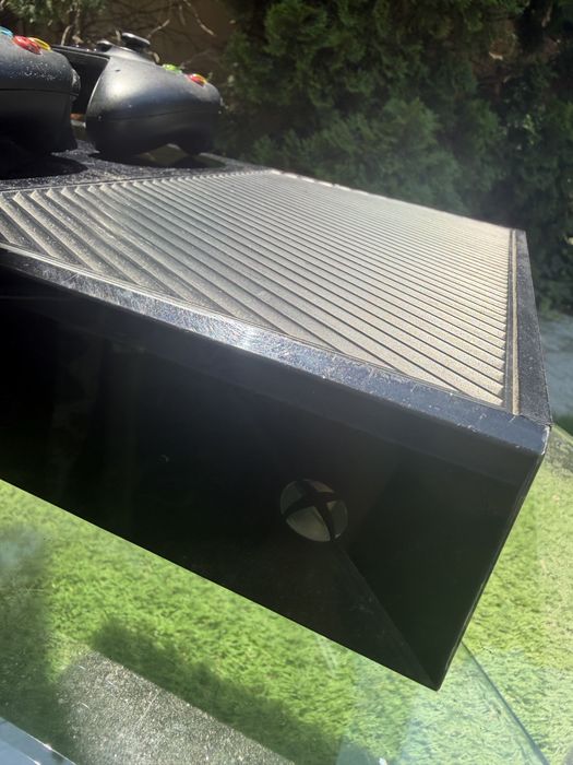 Xbox One 500 GB + 2 console + 20+ jocuri