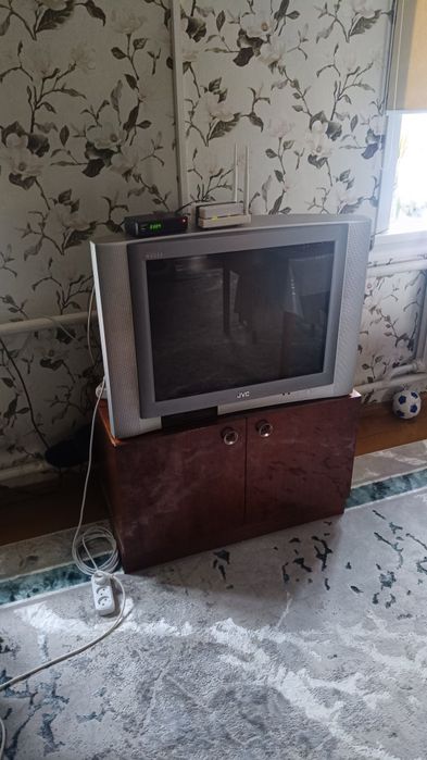 Продам телевизор JVC