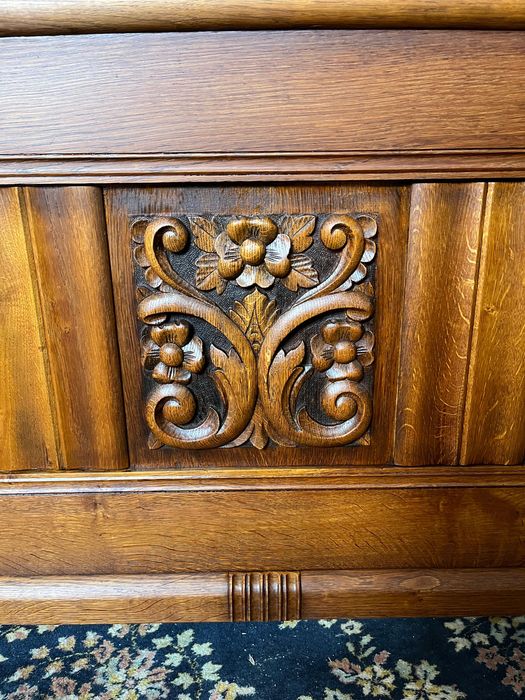 Масивно дъбово легло.