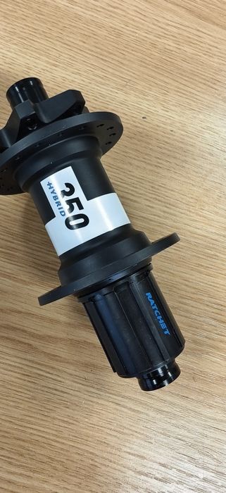 Главина и хъбове DT Swiss 350 12x148 Ratchet