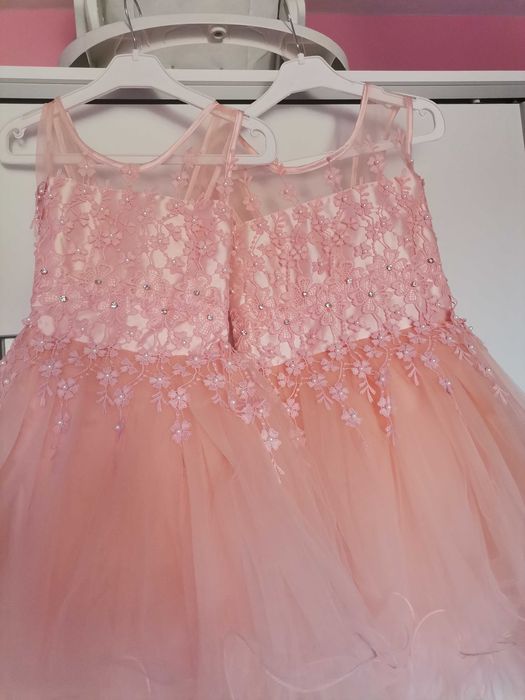 Еднакви рокли 9-10 и 10-11 размер