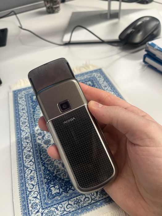 Nokia 8800 Art Carbon