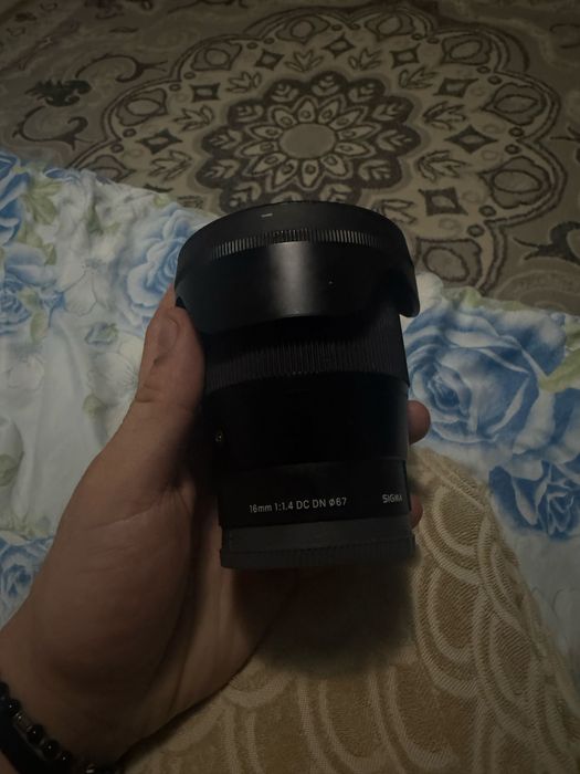 Obiectiv Sigma 16mm F1.4