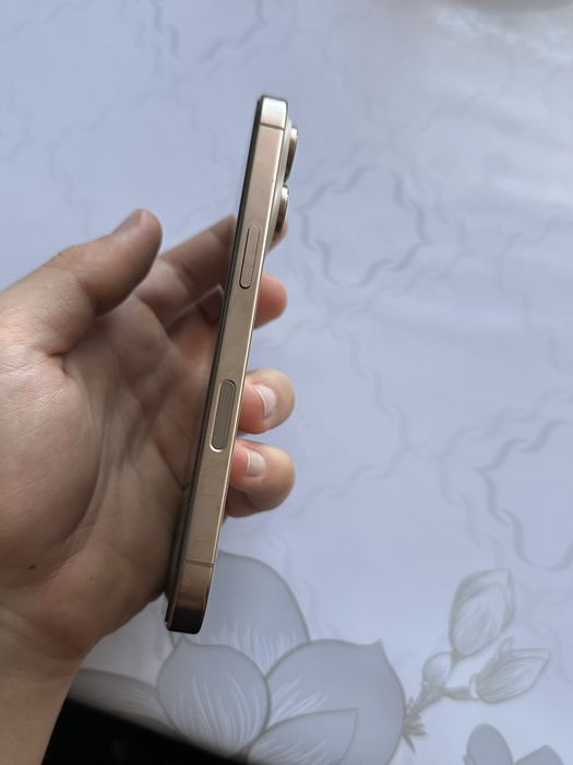 iPhone 16 Pro в идеальном состоянии