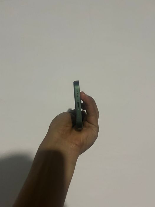 Айфон 13 зеленый