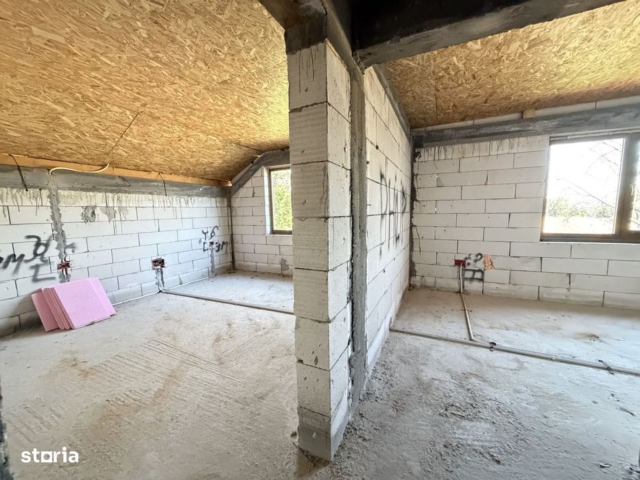 Casa - Zona Ultracentrala, Mioveni, zona Pompieri, 750 mp, deosebita