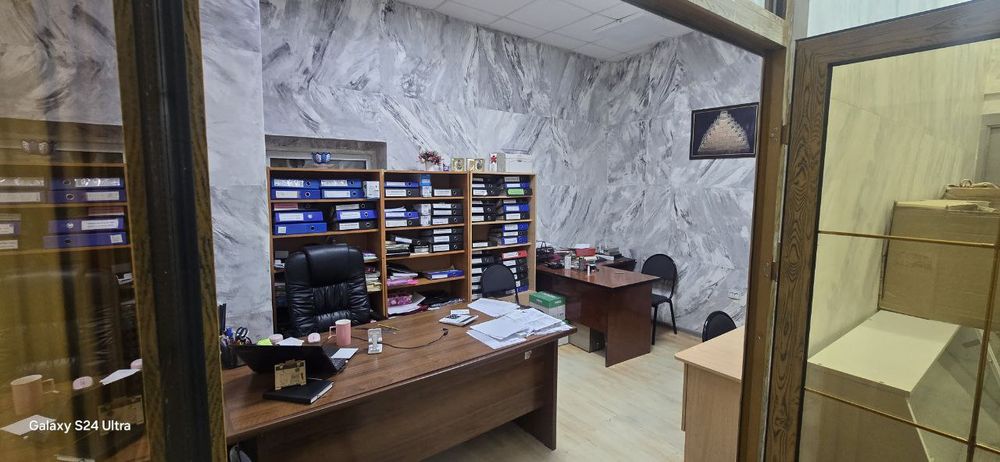 Хамза, сдам офис с мебелью 1 этаж