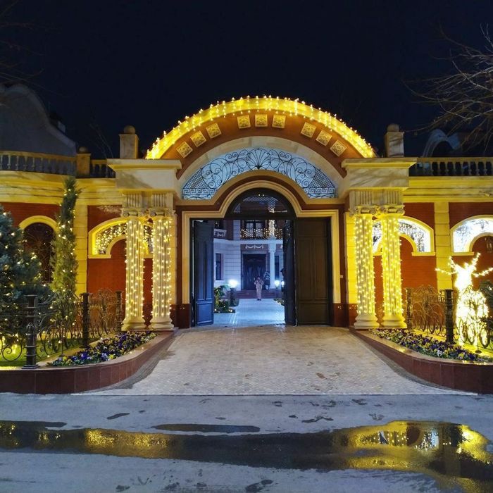 Тимур предлагает свои услуги по оформлению к Новому году! 

Хотит