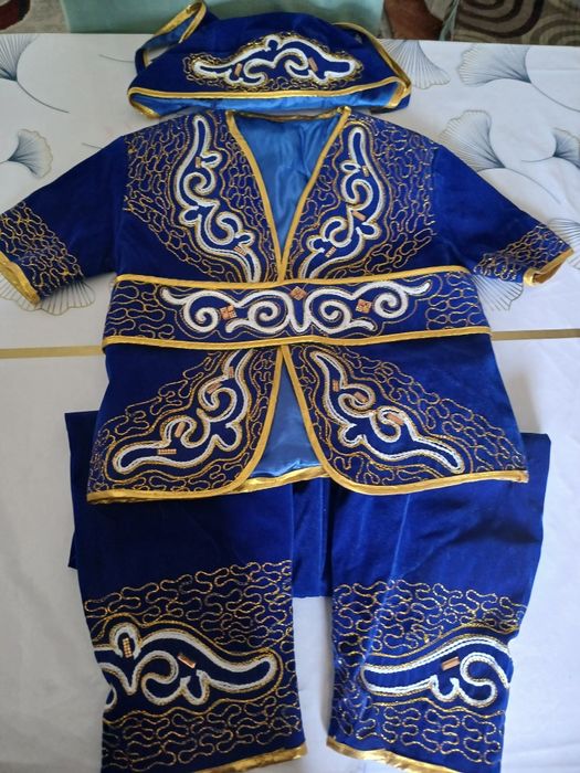 Сдам национальные кастюмы .