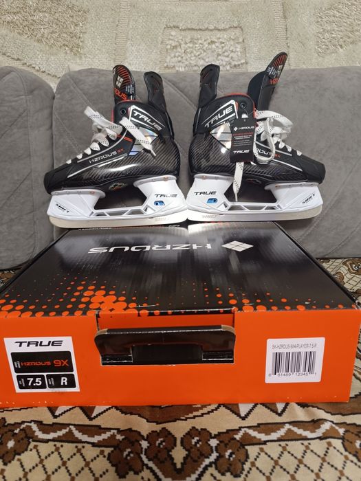 Хоккейные коньки