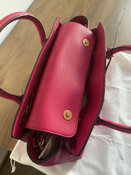 Geantă Nouă, Guess